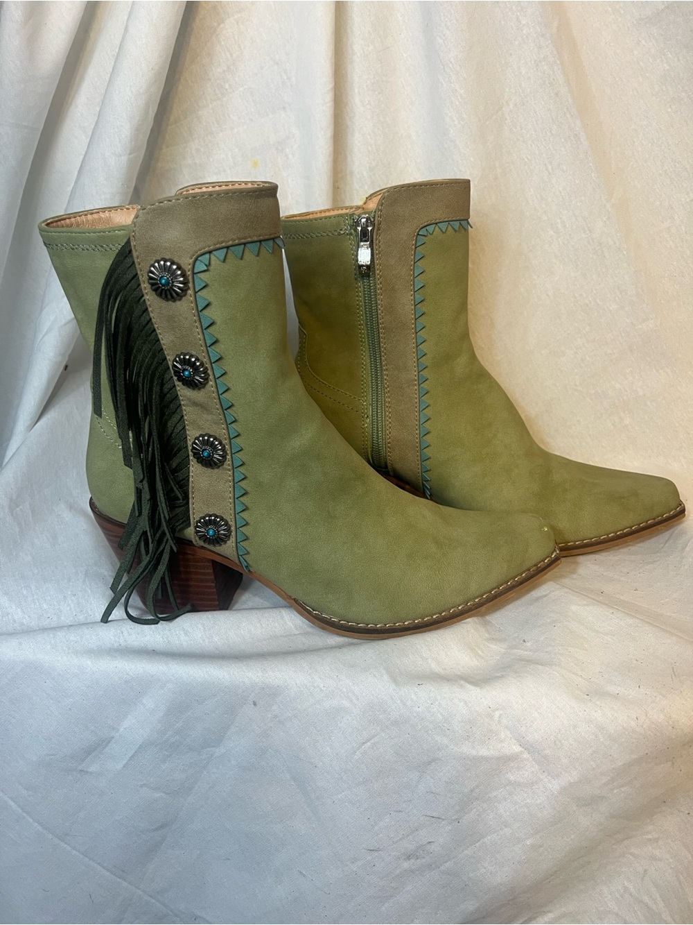 ARiderGirl Gizelle Short Western Green Bootie w/Fringe & Conchos. Women's Size 7